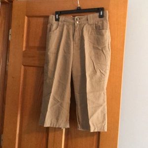 Girls tan capri